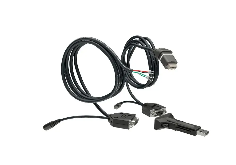 Kabel mit mehreren Anschlüssen zur MSR-Integration, gezeigt mit einem USB-Stecker und zwei weiteren Anschlussadaptern, hergestellt von Danfoss.